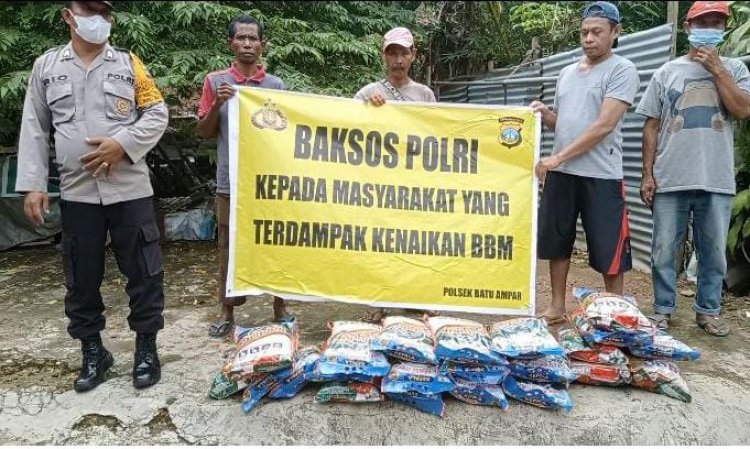 Polsek Batu Ampar Sambangi Warga Lansia/kurang Mampu Serta Salurkan Bantuan Sosial Berupa Beras