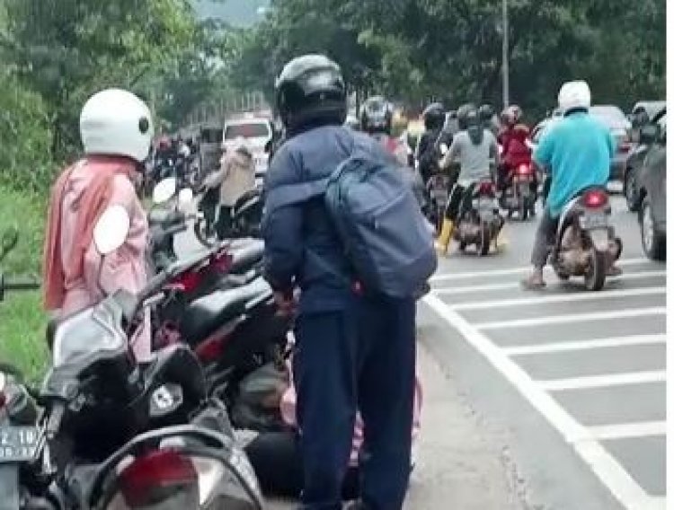 Minyak Tumpah di Jalan, Puluhan Motor terjatuh di Kawasan Bukit Daeng Kota Batam