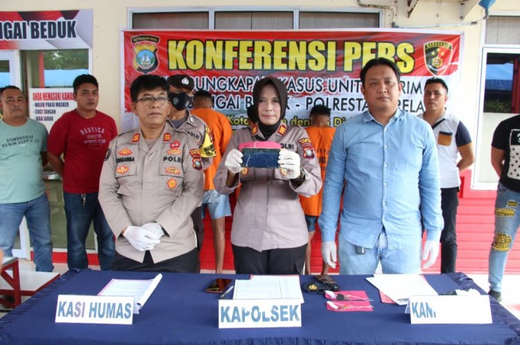 Kapolsek Sei Beduk Pimpin Konferensi Pers Ungkap Pelaku Curanmor Anak di Bawah Umur