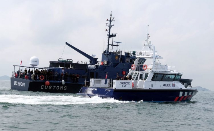 Rendezvous at Sea Bea Cukai Bersama Singapore Police Coast Guard Tingkatkan Pengawasan Laut Melalui Patroli Perbatasan