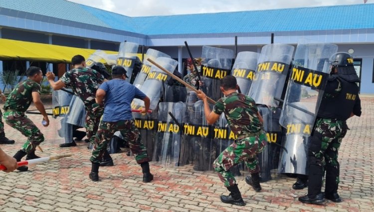 Antisipasi Gangguan Huru Hara, Lanud Hang Nadim Latihan Penanggulangan Huru Hara