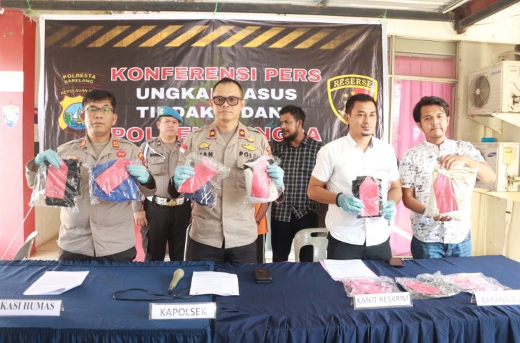 Kapolsek Nongsa Gelar Konferensi Pers Pencabulan dan Persetubuhan Terhadap Anak di Bawah Umur oleh Ayah Tiri