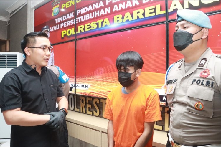 Kasat Reskrim Polresta Barelang Gelar Konferensi Pers Ungkap Pelaku Sodomi Pencabulan Anak Dibawah Umur