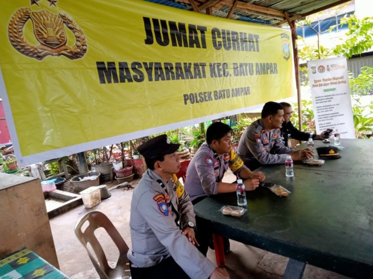 GIAT JUMAT CURHAT KAMTIBMAS DENGAN MASYARAKAT DI KELURAHAN KAMPUNG SERAYA DI WILKUM POLSEK BATU AMPAR KOTA BATAM