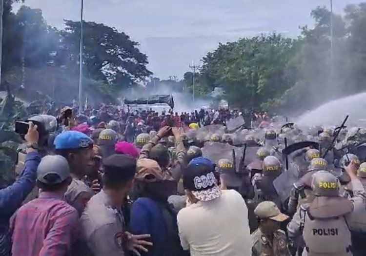 Sosialisasi Pengukuran Tata Batas Hutan Rempang dihadang Masyarakat, Tim Terpadu Batam Terpaksa Bubarkan Paksa dengan Gas Air Mata