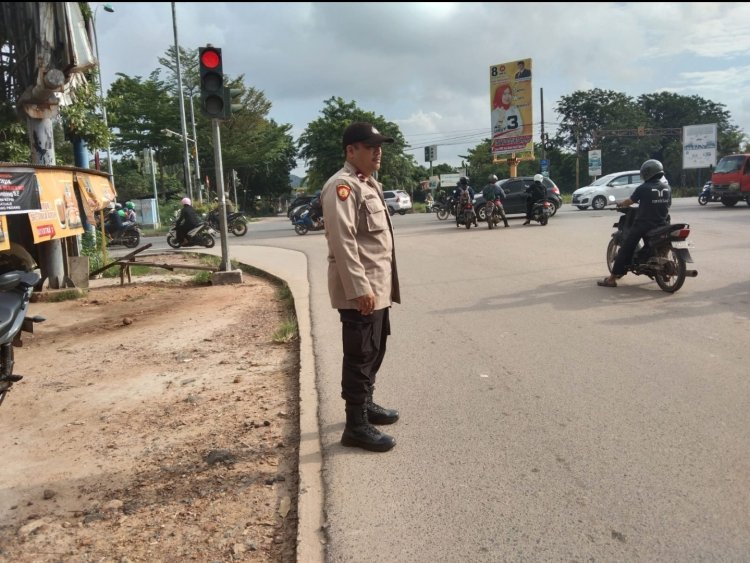 Strong Point di Wilayah Hukum Polsek Sagulung Berhasil Mengurai Kemacetan Lalu Lintas