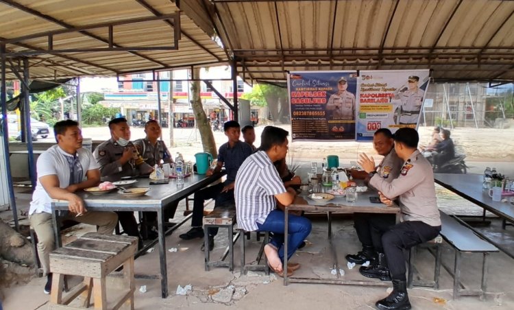 Kegiatan Jum'at Curhat Kamtibmas Polsek Sagulung Bersama Masyarakat di Kelurahan Sungai Langkai, Kecamatan Sagulung