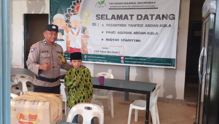 Polsek Sekupang berbagi di Panti asuhan dalam Jumat berkah