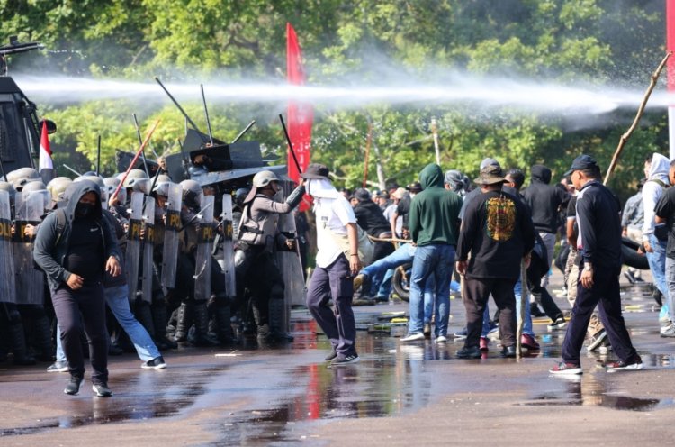 Polda Kepri, Satbrimob dan Polresta Barelang Gelar Simulasi Sispamkota Jelang Pemilu 2024