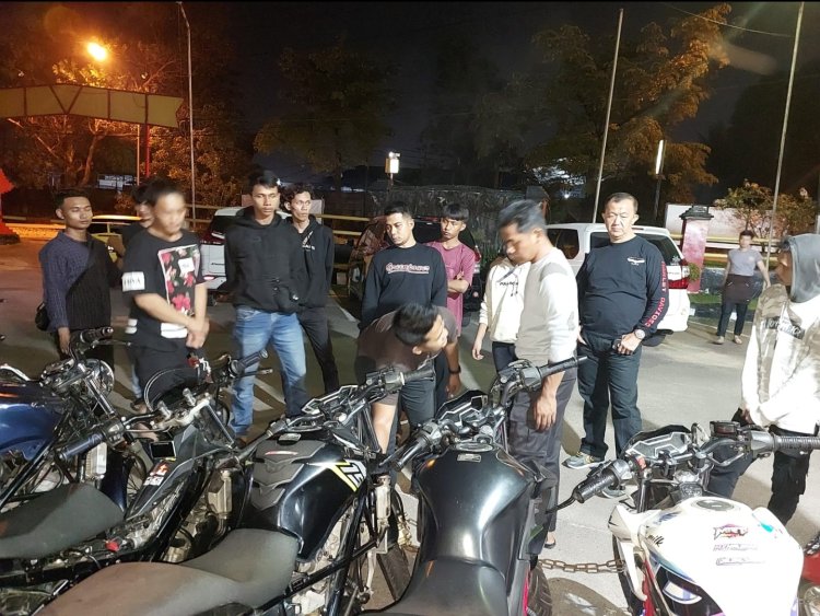 Gabungan Polsek Batu Aji, Sekupang dan KKP Tangkap Pelaku Balap Liar Berikut Sepeda Motor di Wisata Mata Kucing Batam