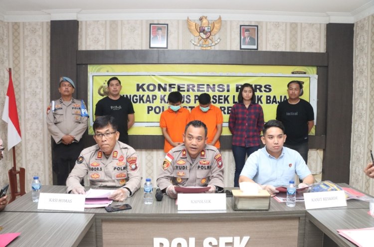 Kapolsek Lubuk Baja Gelar Konferensi Pers Ungkap Pelaku Pemerasan Terhadap WNA Singapore