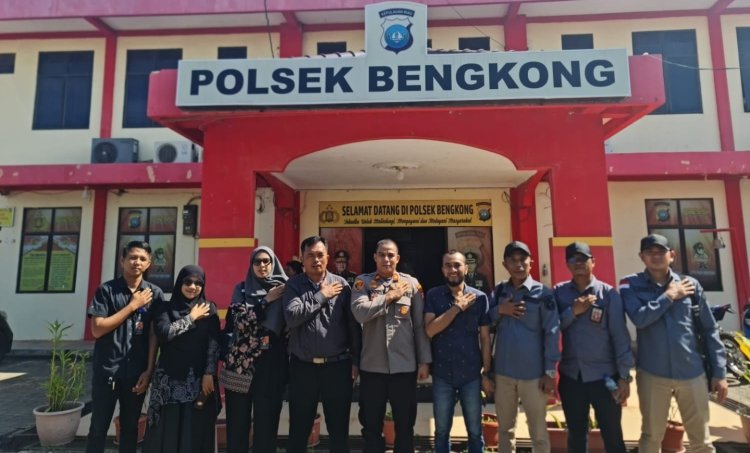 Silahturahmi dan Kordinasi Kapolsek Bengkong bersama PPK dan Panwascam Wujudkan Pemilu 2024 Aman