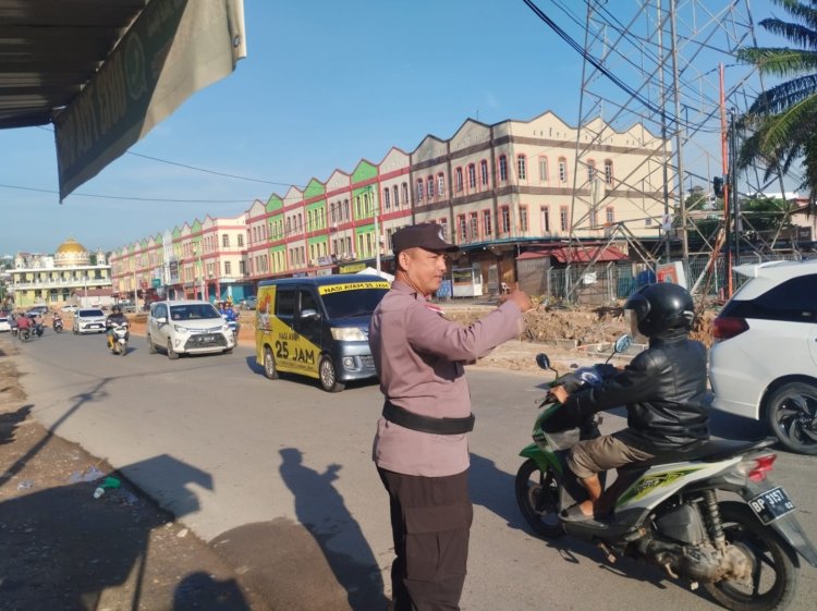 Polsek Bengkong Tempatkan Personilnya di Titik Rawan Macet