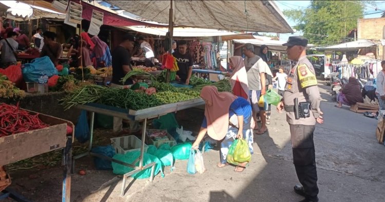 Sambangi Pasar, Polsek Bengkong Imbau Warga Waspada Kejahatan Modus Hipnotis dan Copet