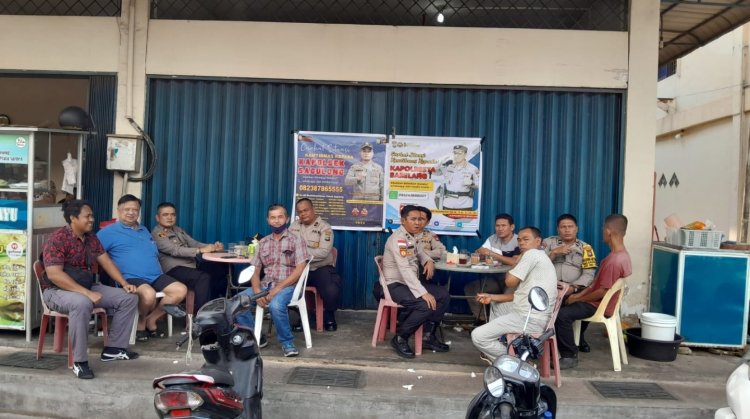 Jumat Curhat kepada warga Sagulung bertempat di warung Kopi SP Plaza Kelurahan Tembesi,