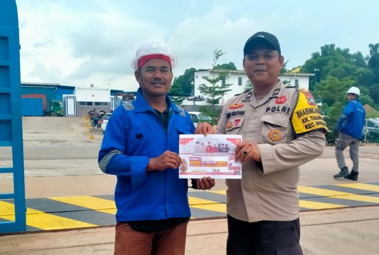 Bhabinkamtibmas Polsek Sekupang temui Masyarakat Sosialisasi Penerimaan Anggota Polri