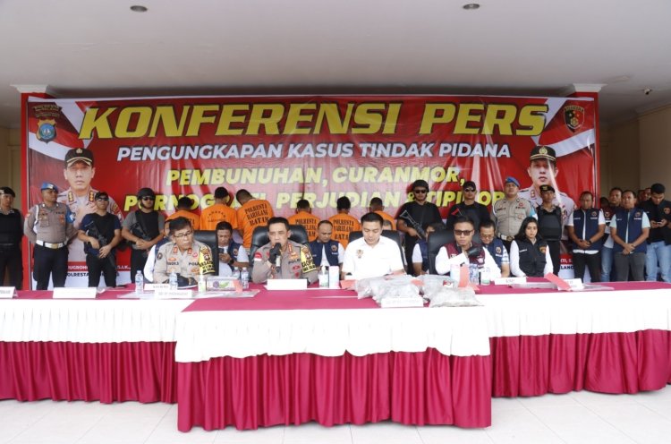 Kapolresta Barelang Gelar Konferensi Pers Ungkap Pelaku Pornografi