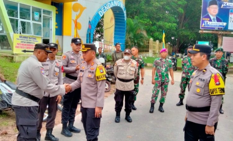 Wakapolresta Barelang Lakukan Pengecekan di Pos Terpadu Jembatan 1 Barelang, Beri Life Jacket Kepada Boat Pancung