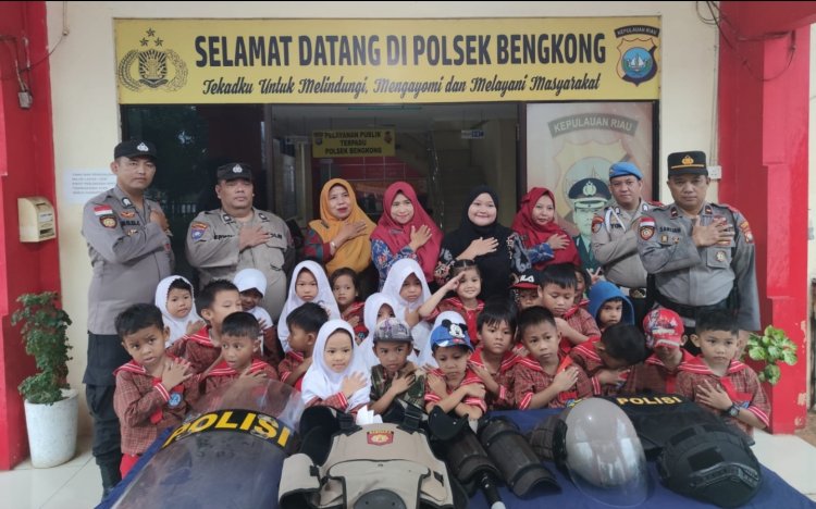 Polsek Bengkong Kenalkan Profesi Polri ke Anak-anak TK Berkat Bunda