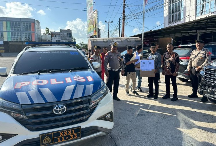 Polres Bintan lakukan Pengawalan Kedatangan Logistik Pemilu.