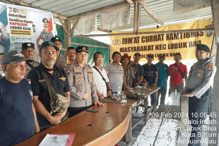 Polsek Lubuk Baja Melaksanakan jumat Curhat di komp orchid garden Kec. Lubuk Baja Kota Batam