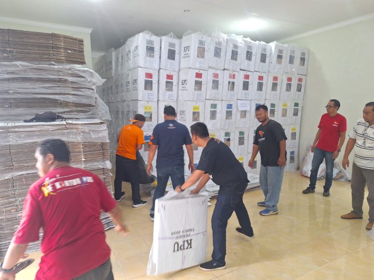 Polres Bintan Lakukan Pengawalan Dan Pengamanan Pelepasan Logistik Pemilu Hasil Rekapitulasi Perolehan Suara