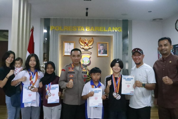 Kapolresta Barelang Terima Kunjungan Atlet Tenis Junior Kota Batam Yang Menjuarai Turnamen di Tanjung pinang dan Johor Malaysia