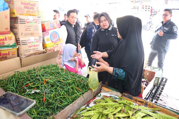 SATGAS PANGAN POLDA KEPRI TURUN LANGSUNG MEMANTAU KETERSEDIAAN BAHAN POKOK DI KOTA BATAM