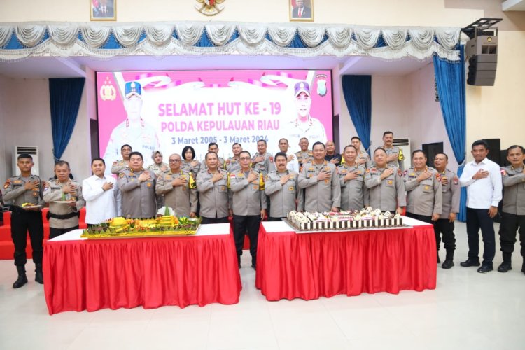 KAPOLDA KEPRI PIMPIN PENCUCIAN PATAKA DAN SYUKURAN HARI JADI POLDA KEPRI KE-19 TAHUN 2024