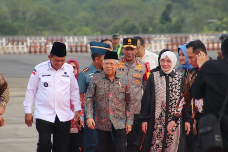 KAPOLDA KEPRI SAMBUT KEDATANGAN BAPAK WAKIL PRESIDEN RI DI KOTA TANJUNGPINANG