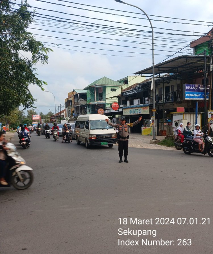 Selama Ramadhan, Personil Polsek Sekupang Tetap Laksanakan Strong Point Pagi