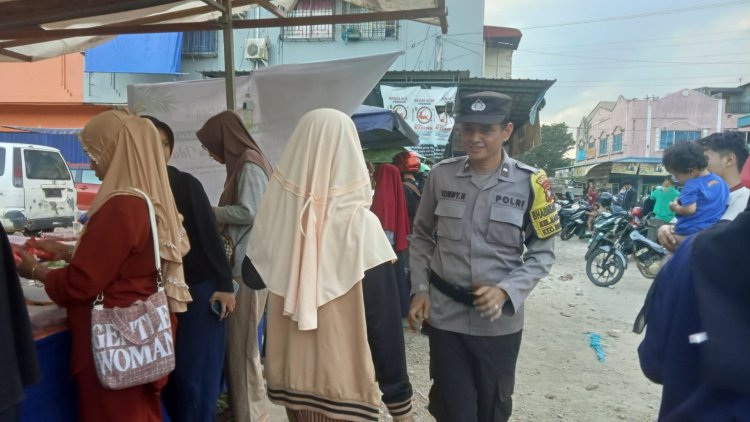 Personil Polsek Sungai Beduk Laksanakan Pengamanan Pasar Tumpah/Bazar Ramadhan di Wilayah Hukum Polsek Sei Beduk