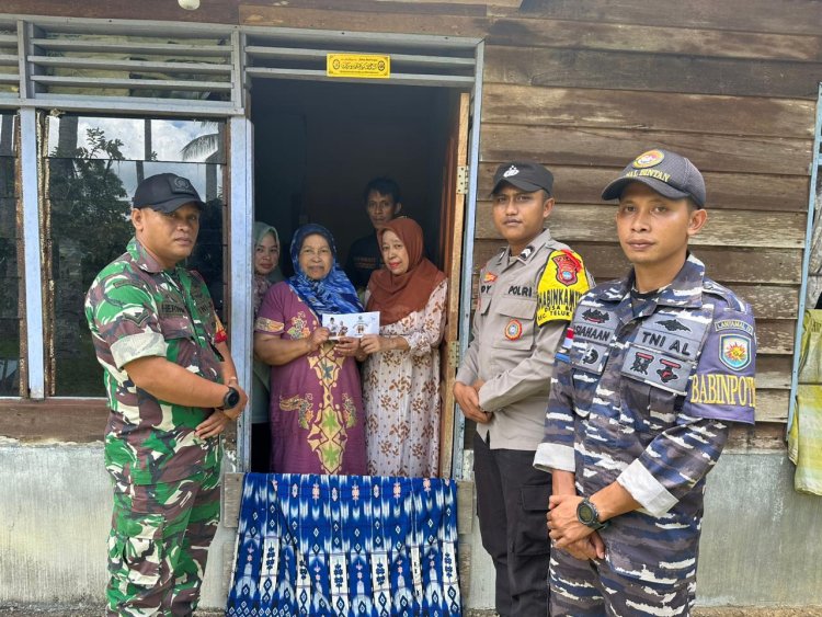 Bhabinkamtibmas Kawal Pemberian Bantuan Langsung Tunai, Pastikan Sampai kepada Masyarakat Penerima