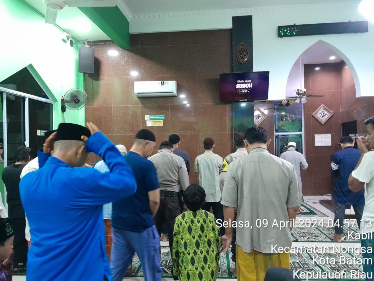 Kegiatan Sholat Subuh Keliling Polsek Sungai Beduk Polresta Barelang bersama  Masyarakat Kec. Sungai Beduk