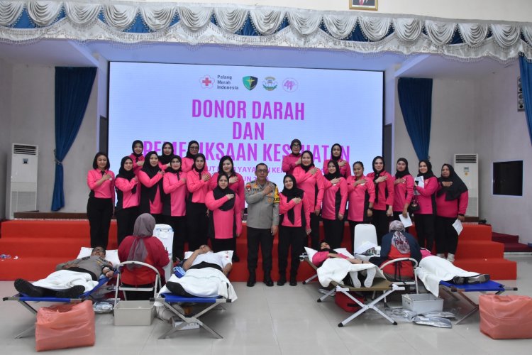 HUT YKB KE-44: POLDA KEPRI GELAR DONOR DARAH DAN PEMERIKSAAN KESEHATAN