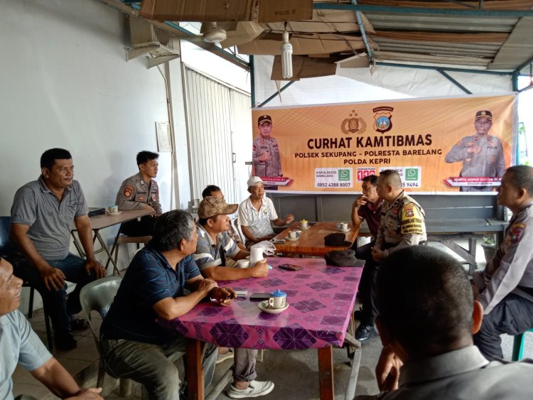 Ngopi Santai, Jumat Curhat Kamtibmas Polsek Sekupang Bersama Warga