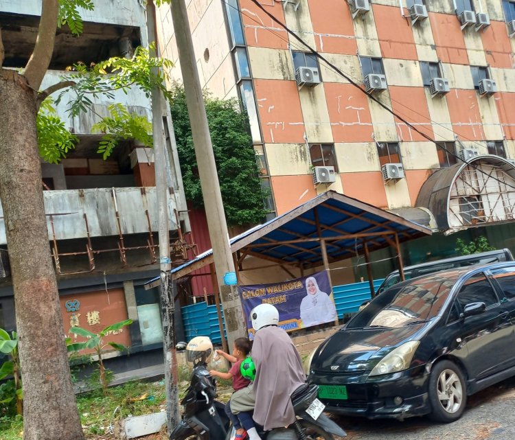 Kontroversi Pemasangan Spanduk Paslon Pilkada Batam: Penjelasan RT dan Lurah