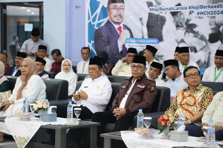 KAPOLDA KEPRI LEPAS JAMAAH HAJI KLOTER 1 BERSAMA GUBERNUR KEPRI SERTA PIMPINAN INSTANSI TERKAIT