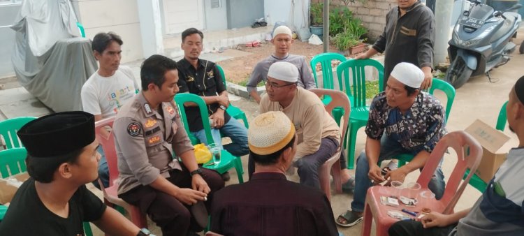 Bentuk Bela Sungkawa, Polsek Sekupang Melayat Ke Rumah Duka Warga Yang Meninggal