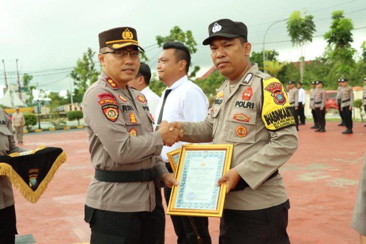 Polsek Gunung Kijang Raih Penghargaan dari Kapolres Bintan atas Keberhasilan Operasi Nataru dan Ketupat Seligi