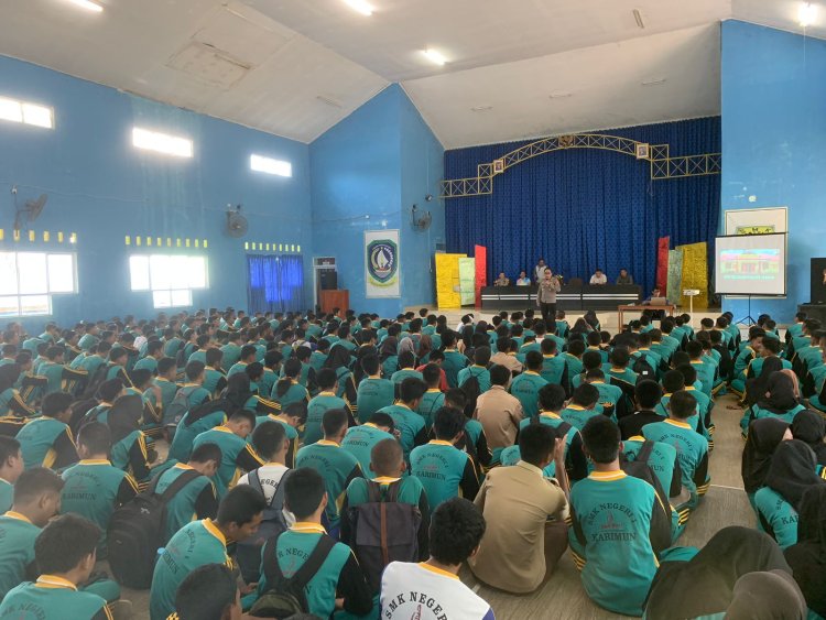 Polsek Tebing Polres Karimun Laksanakan Goes To School di SMK Negeri 1 Karimun