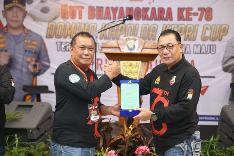 IRJEN POL YAN FITRI TUTUP LOMBA DOMINO HARI BHAYANGKARA KE-78