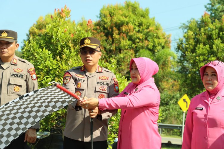 Sempena Hari Bhayangkara ke-78, Polres Bintan Salurkan Ratusan Paket Sembako Kepada Masyarakat