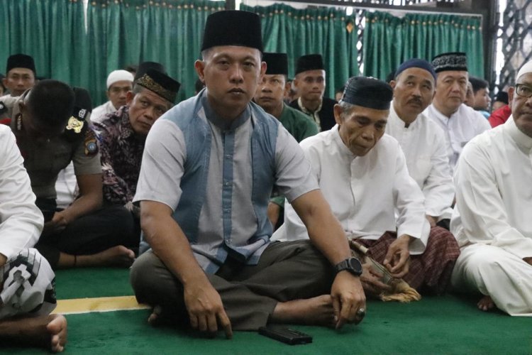 Polresta Barelang Gelar Shalat Idul Adha 1445 H dan Pemotongan 7 Ekor Sapi serta 15 Ekor Kambing