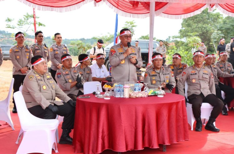 IRJEN YAN FITRI HALIMANSYAH LAKSANAKAN KEGIATAN PENANAMAN POHON DALAM RANGKA HARI BHAYANGKARA KE-78