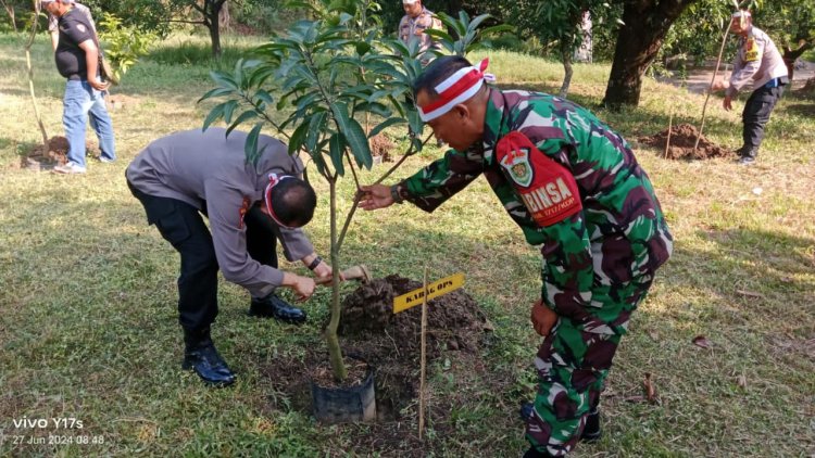 Rangkaian HUT Bhayangkara, Danramil Hadir Dalam Kegiatan Penanaman Pohon