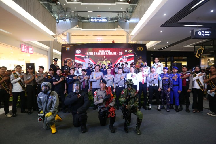 Penutupan Pameran Fotografi Hari Bhayangkara ke-78 Polda Kepri di Grand Batam Mall