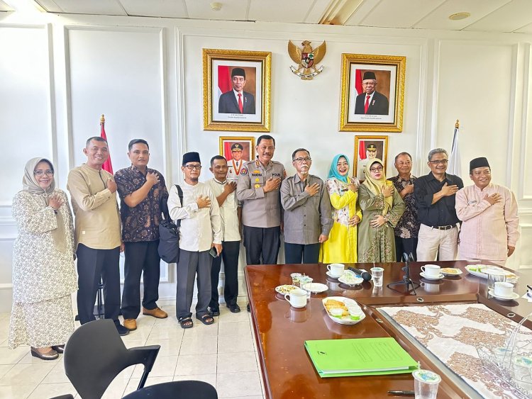 Kabid Humas Polda Kepri Jadi Narasumber pada Pertemuan Pokjada dan Informan Ahli Kepulauan Riau 2024