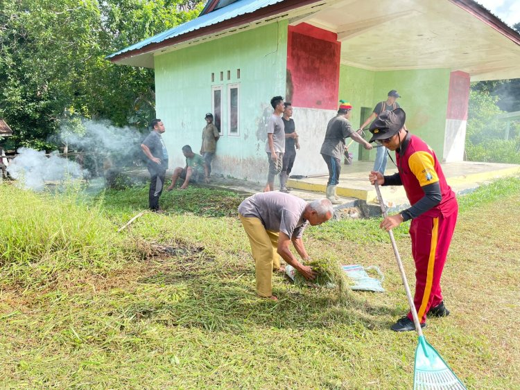 Polres Lingga Ciptakan Kebersamaan Dengan Gotong Royong Bersama Masyarakat