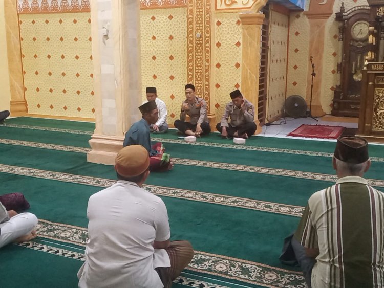 Polsek Gunung Meriah Gelar Jumat Curhat di Masjid Baiturrahman untuk Jaga Kamtibmas